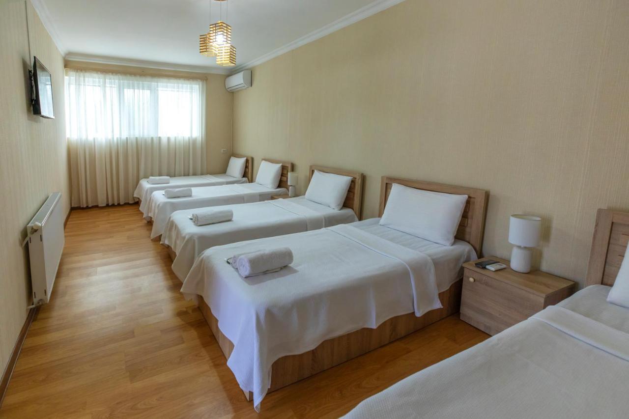 Royal House Hotell Gori Eksteriør bilde