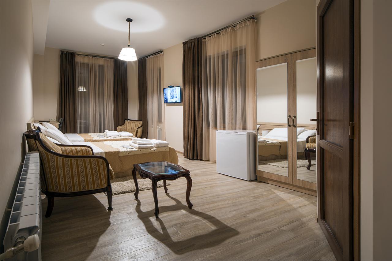 Royal House Hotell Gori Eksteriør bilde