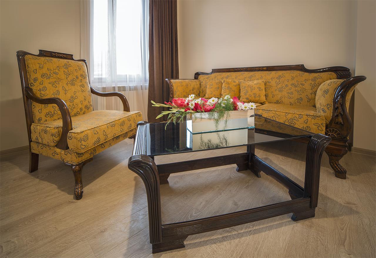 Royal House Hotell Gori Eksteriør bilde
