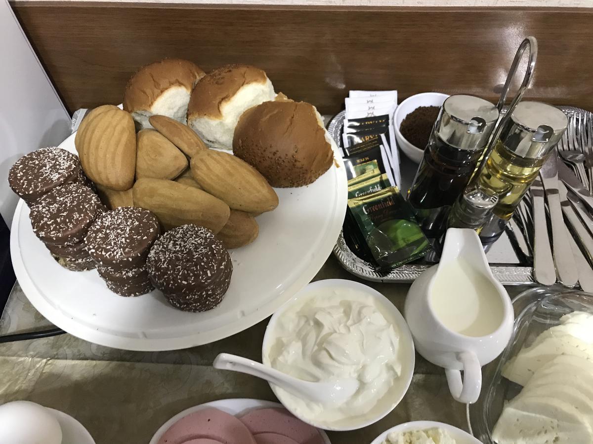 Royal House Hotell Gori Eksteriør bilde